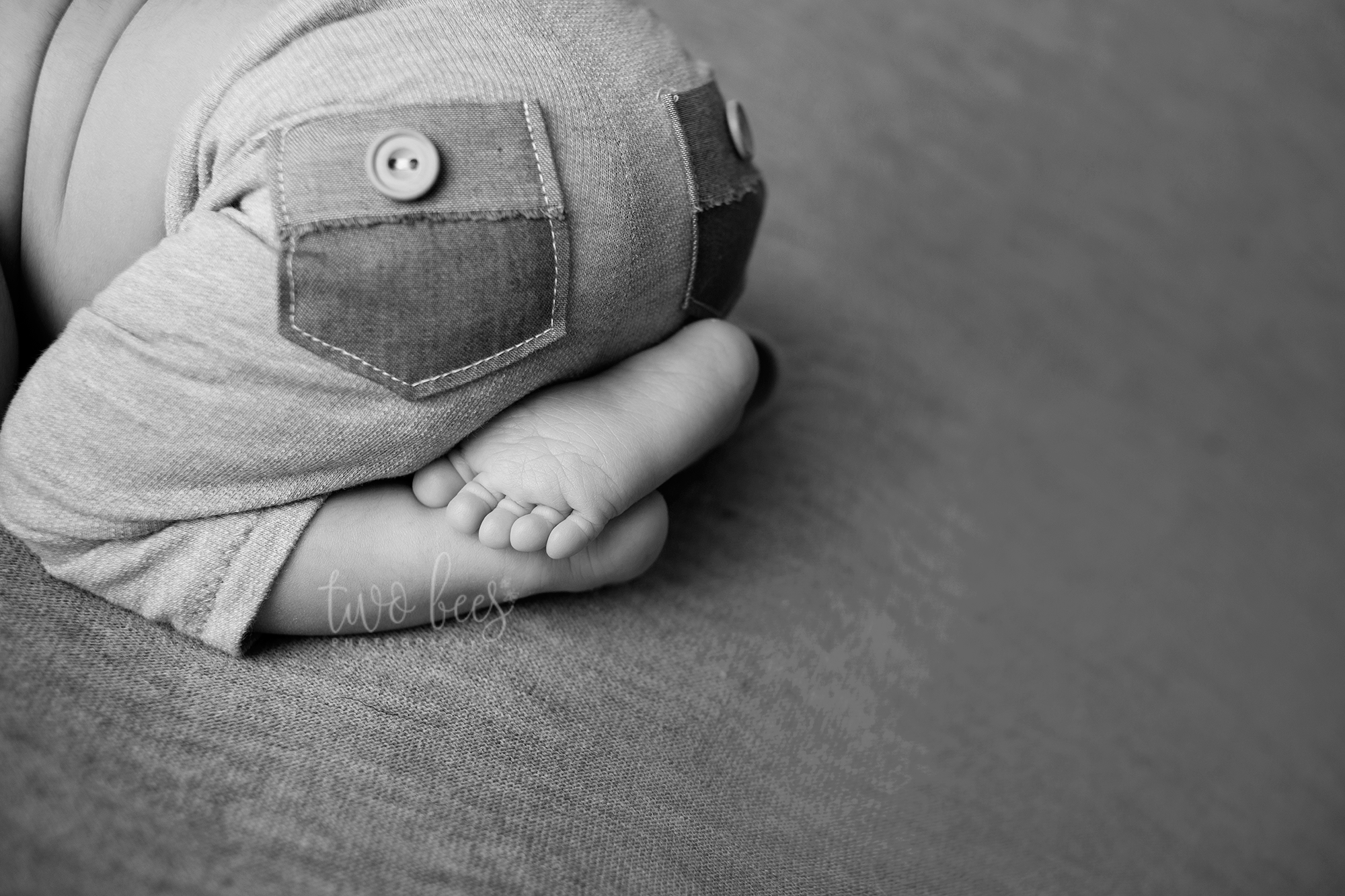 newborn tushie and toes